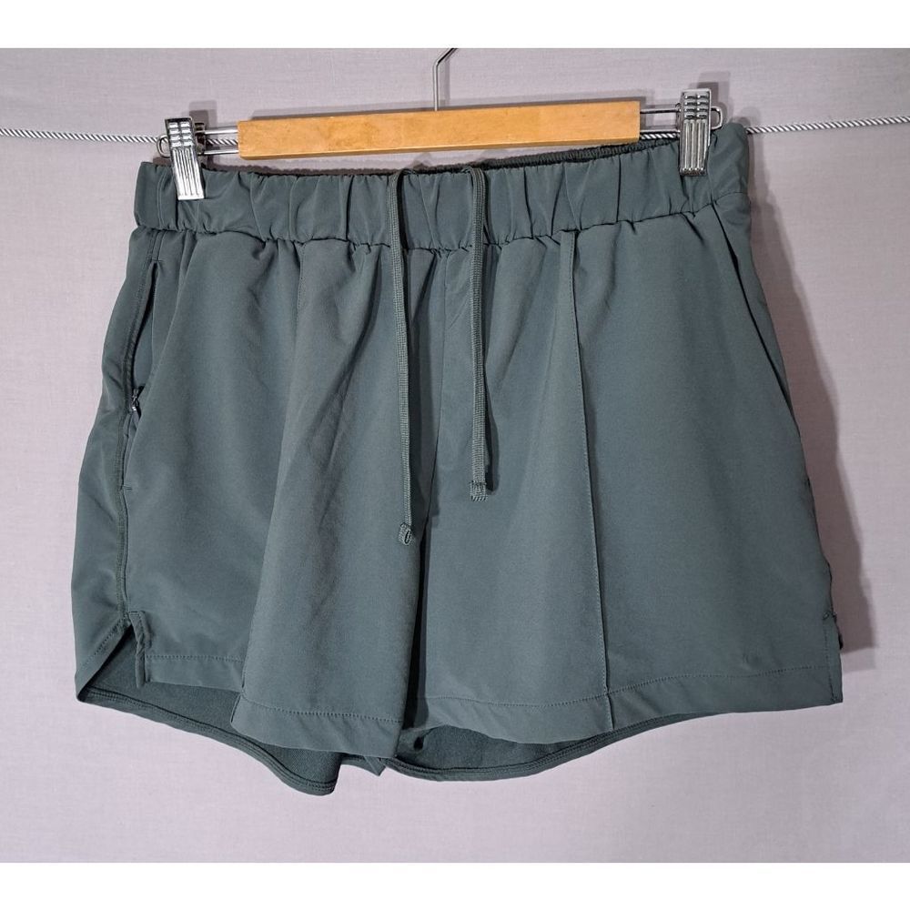 Zella womens medium sage green nylon gym running key pocket shorts